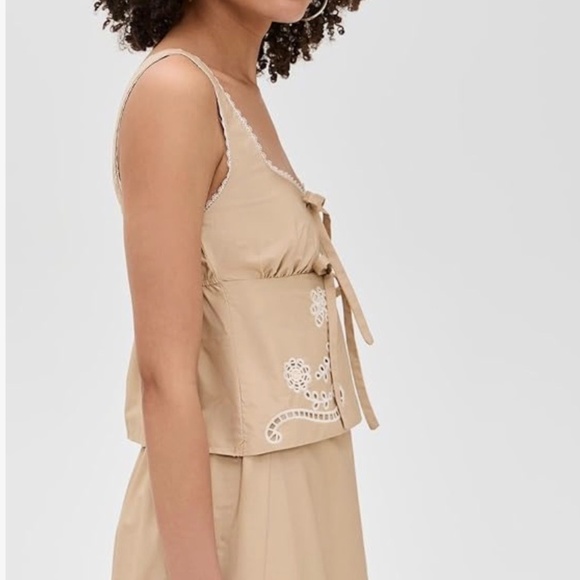 Moon River Eyelet Khaki crop top juniors size L - Picture 3 of 8